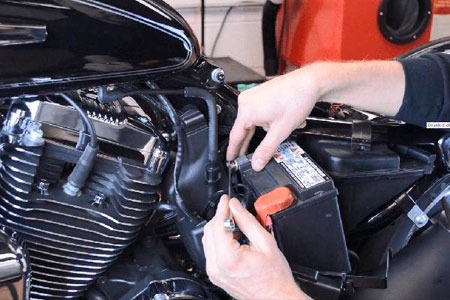 Quando devemos substituir a bateria da motocicleta?